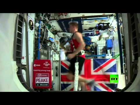 رائد بريطاني يشارك في ماراثون لندن