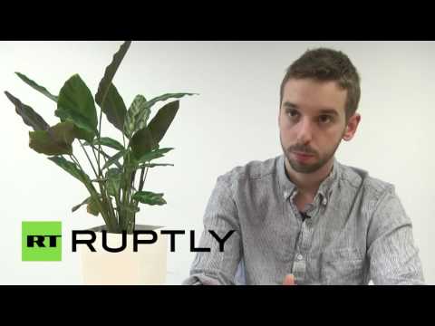 فيديو نبات يشحن بطارية هاتف محمول