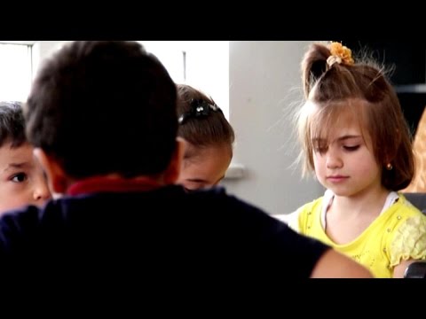 بالفيديو  برامج متطورة لتأهيل الأطفال السوريين الأيتام في تركيا