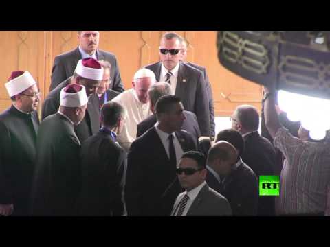 أحمد الطيب يلتقي البابا فرنسيس لبحث التعاون بين الفاتيكان والأزهر الشريف