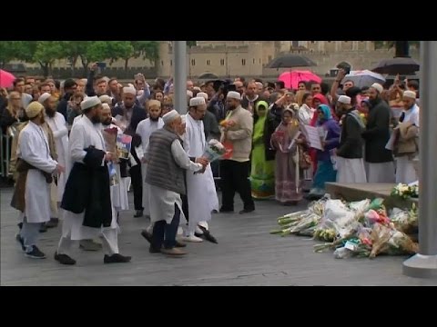 130 إماماً يرفضون الصلاة على جثامين منفذي الاعتداء