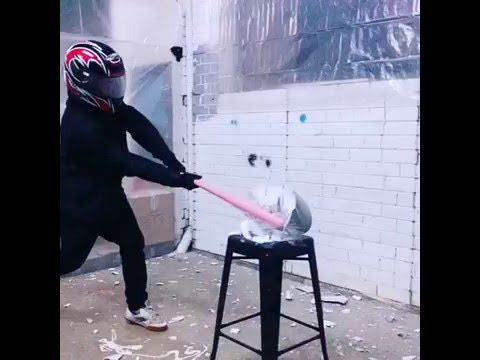 شاهد إنشاء صالة خاصة لتكسير الأطباق